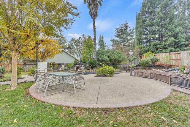 9431 Canyon Lake Ln, Orangevale, CA 95662