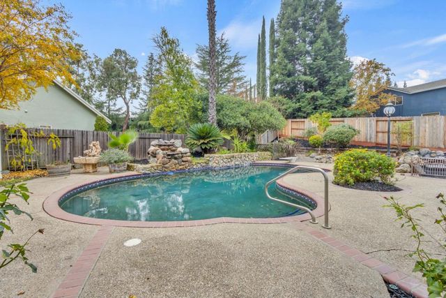 9431 Canyon Lake Ln, Orangevale, CA 95662