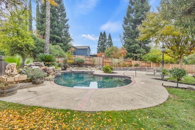 9431 Canyon Lake Ln, Orangevale, CA 95662