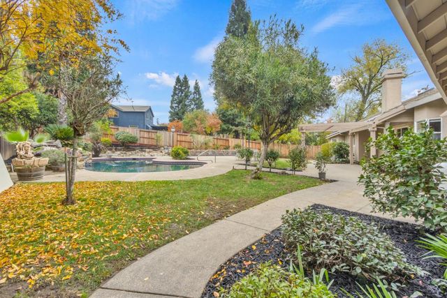 9431 Canyon Lake Ln, Orangevale, CA 95662