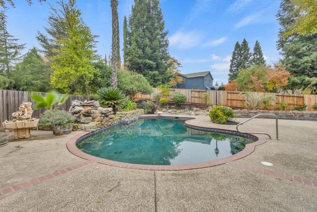 9431 Canyon Lake Ln, Orangevale, CA 95662