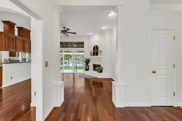 9431 Canyon Lake Ln, Orangevale, CA 95662