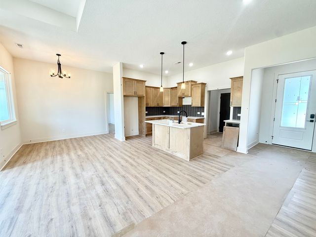5412 N Toben Ct, Bel Aire, KS 67226