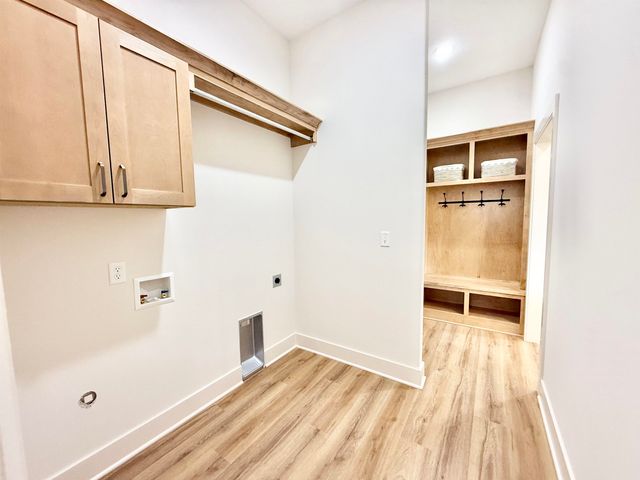 5412 N Toben Ct, Bel Aire, KS 67226