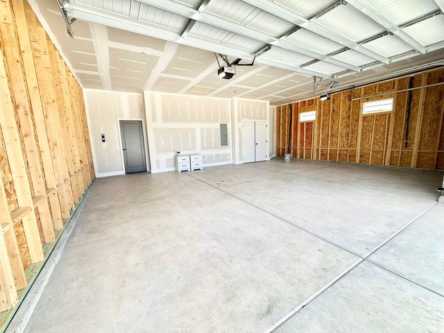5412 N Toben Ct, Bel Aire, KS 67226