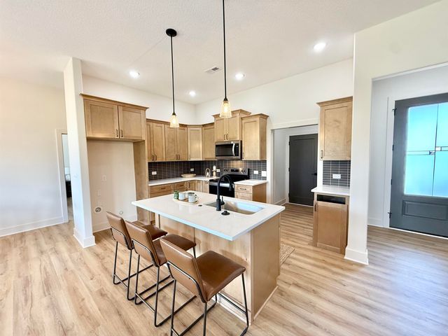 5412 N Toben Ct, Bel Aire, KS 67226