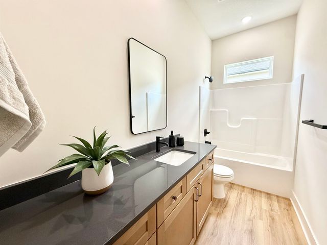 5412 N Toben Ct, Bel Aire, KS 67226