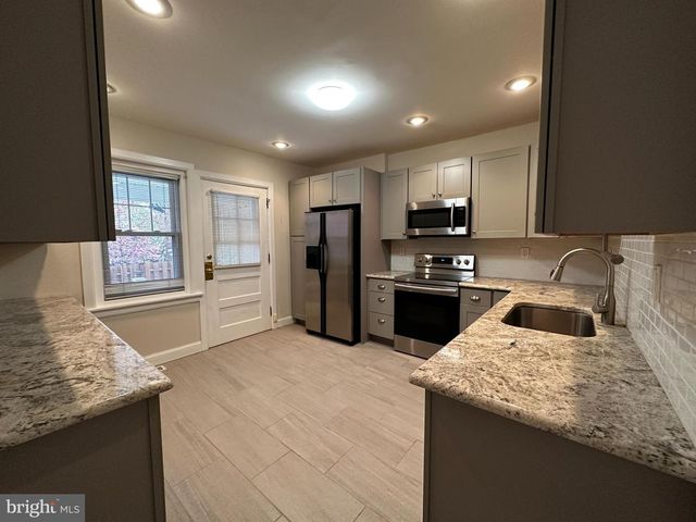 924 FRANKLIN ST, Wyomissing, PA 19610