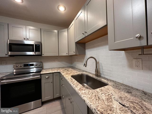 924 FRANKLIN ST, Wyomissing, PA 19610