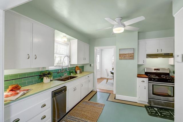 1916 45th St, Sacramento, CA 95819