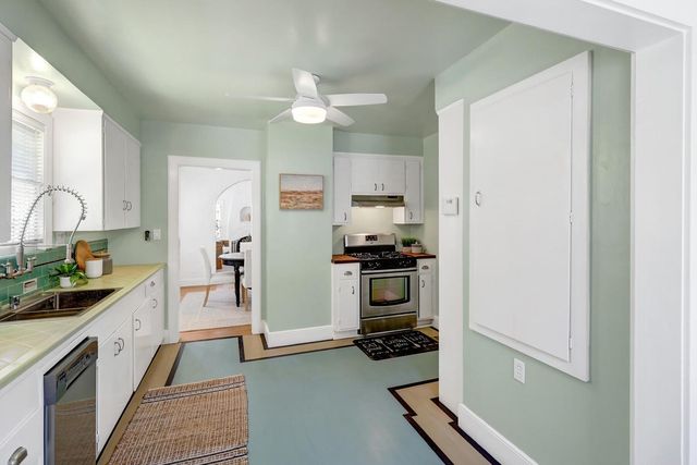 1916 45th St, Sacramento, CA 95819