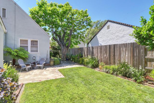 1916 45th St, Sacramento, CA 95819