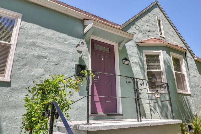 1916 45th St, Sacramento, CA 95819