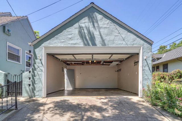 1916 45th St, Sacramento, CA 95819