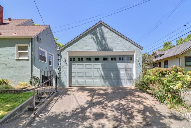 1916 45th St, Sacramento, CA 95819