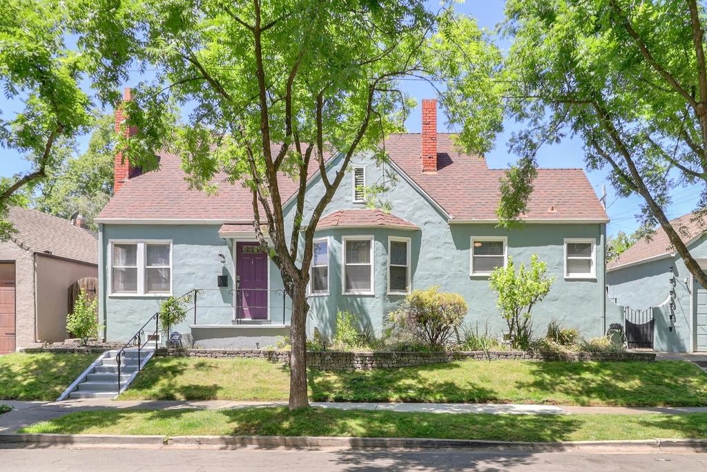 1916 45th St, Sacramento, CA 95819