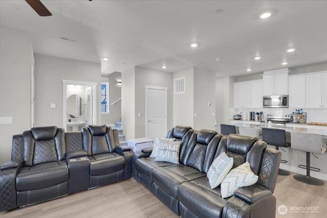 8576 35th Place NE, Marysville, WA 98270