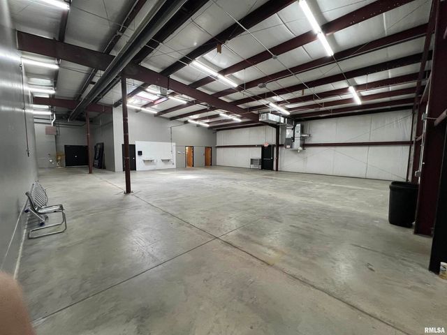 3805 MISSISSIPPI Avenue 2, Davenport, IA 52807