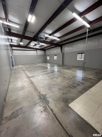 3805 MISSISSIPPI Avenue 2, Davenport, IA 52807