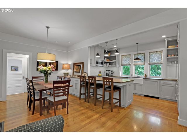 1654 N WILLAMETTE Blvd, Portland, OR 97217