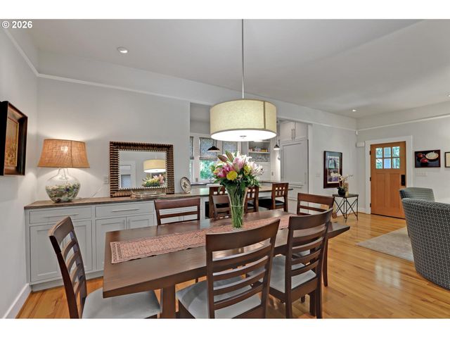 1654 N WILLAMETTE Blvd, Portland, OR 97217