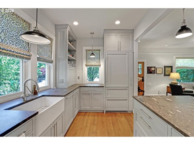 1654 N WILLAMETTE Blvd, Portland, OR 97217