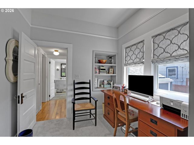 1654 N WILLAMETTE Blvd, Portland, OR 97217