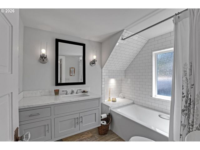 1654 N WILLAMETTE Blvd, Portland, OR 97217