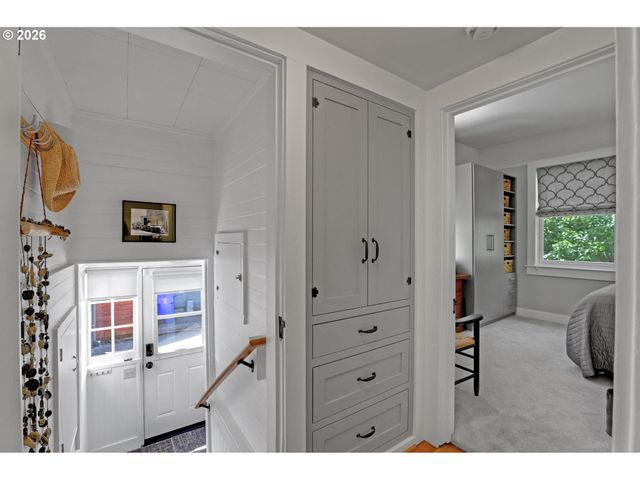 1654 N WILLAMETTE Blvd, Portland, OR 97217