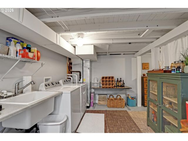 1654 N WILLAMETTE Blvd, Portland, OR 97217