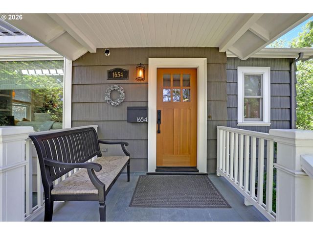 1654 N WILLAMETTE Blvd, Portland, OR 97217