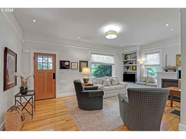 1654 N WILLAMETTE Blvd, Portland, OR 97217