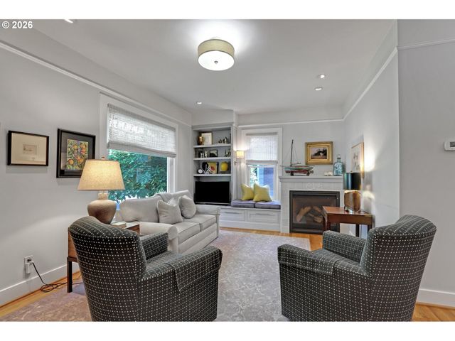 1654 N WILLAMETTE Blvd, Portland, OR 97217