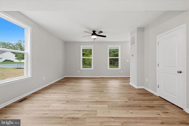 151 LAUCK DR, Winchester, VA 22603