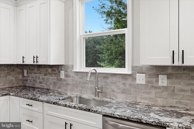 151 LAUCK DR, Winchester, VA 22603