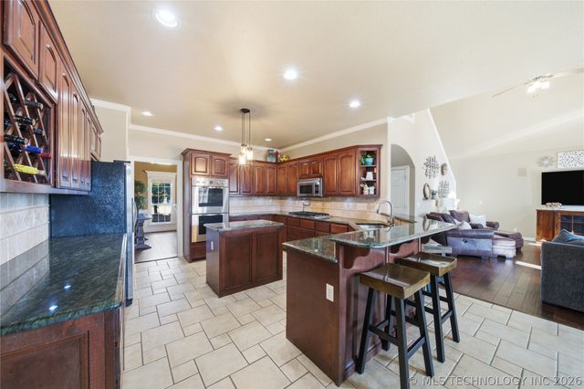 7177 N 196th East Avenue, Owasso, OK 74055