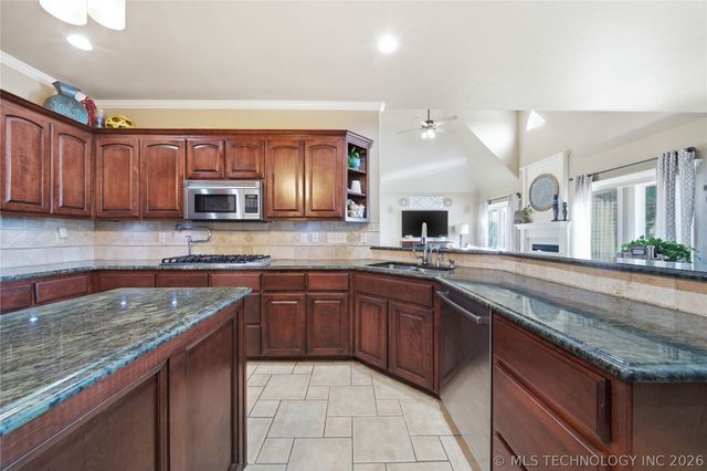 7177 N 196th East Avenue, Owasso, OK 74055