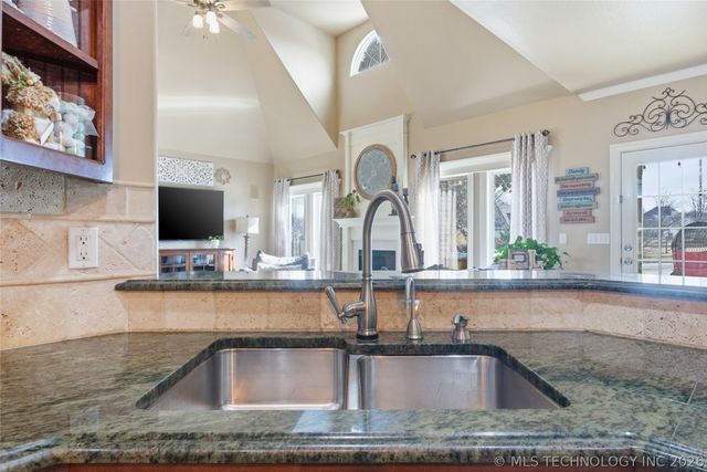 7177 N 196th East Avenue, Owasso, OK 74055