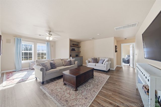 7177 N 196th East Avenue, Owasso, OK 74055