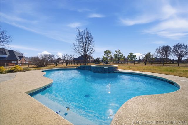 7177 N 196th East Avenue, Owasso, OK 74055