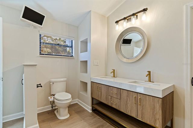 1610 14TH STREET N, St Petersburg, FL 33704