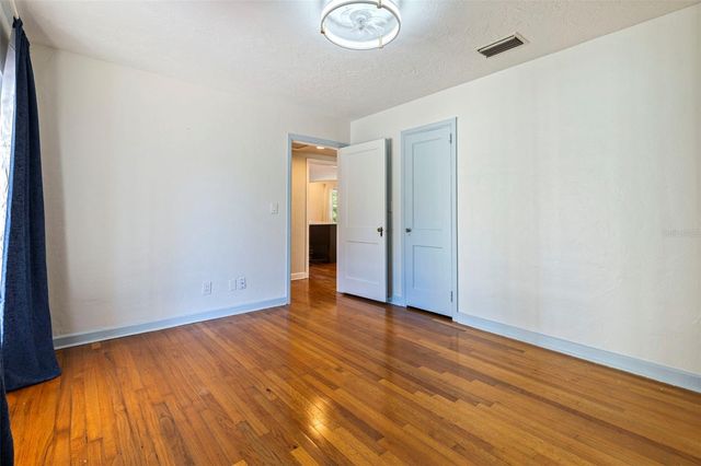 1610 14TH STREET N, St Petersburg, FL 33704