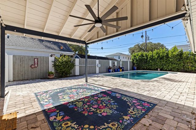 1610 14TH STREET N, St Petersburg, FL 33704