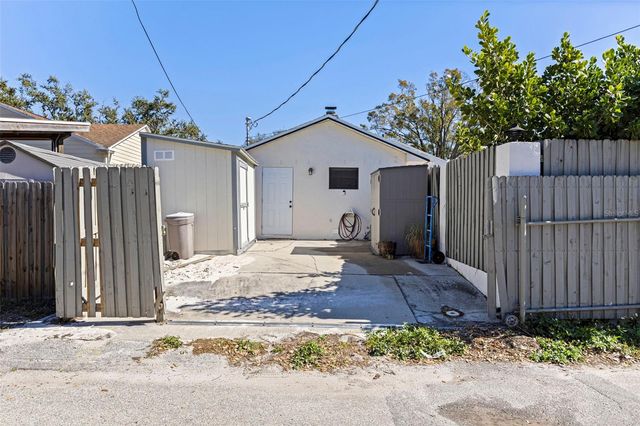 1610 14TH STREET N, St Petersburg, FL 33704