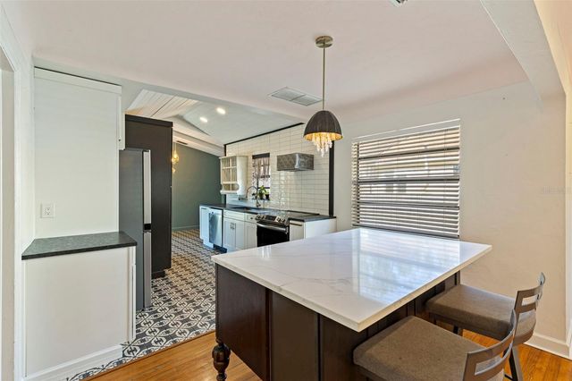 1610 14TH STREET N, St Petersburg, FL 33704