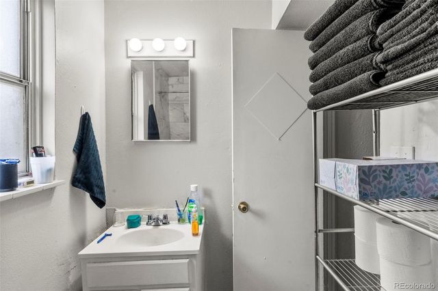 1129 Akron Street, Aurora, CO 80010