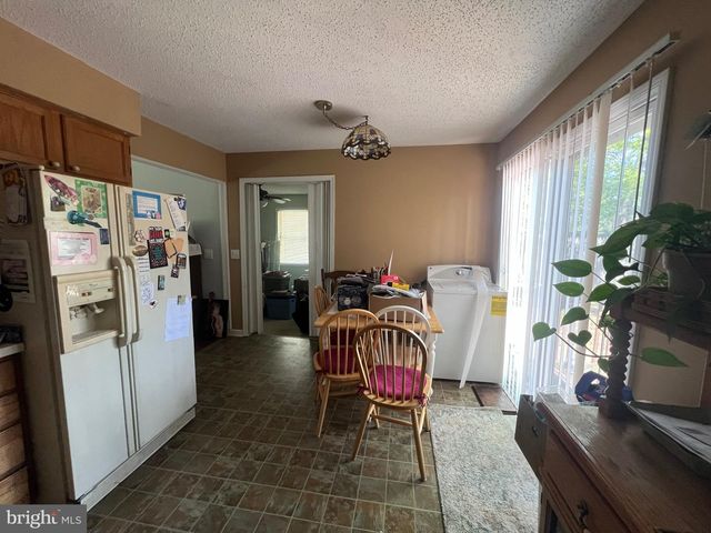 22 LENAPE DR, Egg Harbor Township, NJ 08234