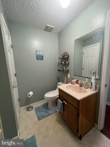 22 LENAPE DR, Egg Harbor Township, NJ 08234