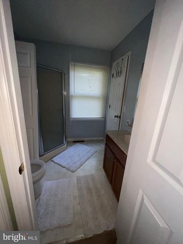 22 LENAPE DR, Egg Harbor Township, NJ 08234