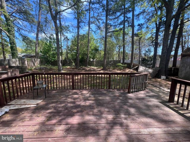 22 LENAPE DR, Egg Harbor Township, NJ 08234